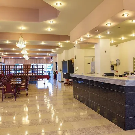 Lagonas Aparthotel