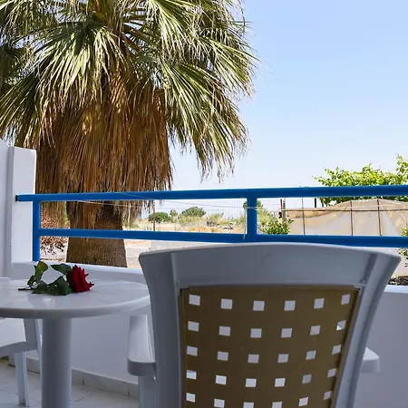 Lagonas Aparthotel 2*