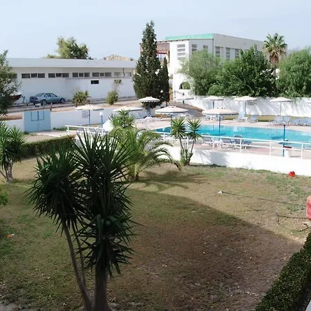 Lagonas Ξενοδοχείο με διαμερίσματα Φαληράκι